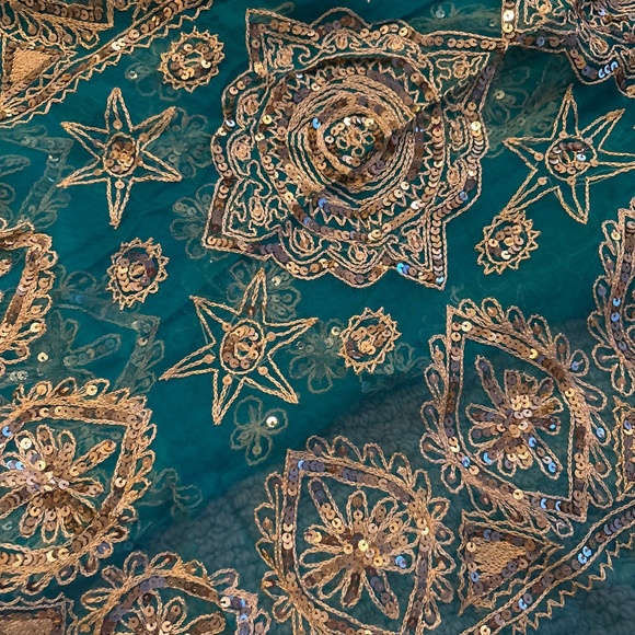 Vintage Saree - Picture 2 of 4